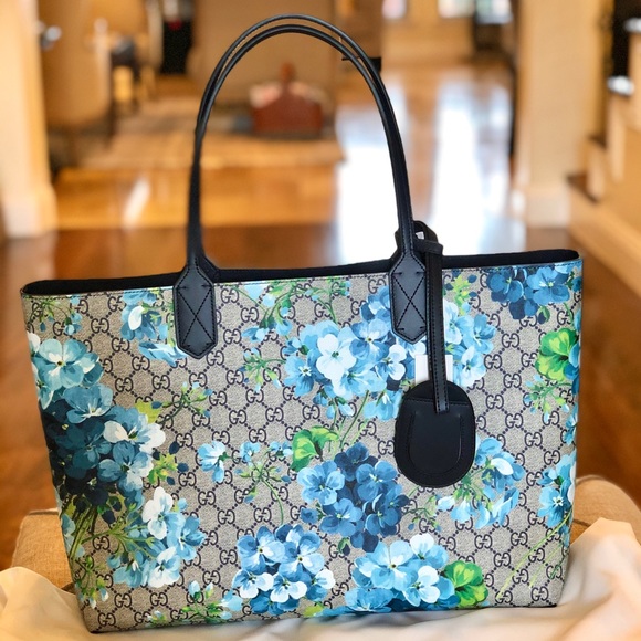 Gucci Handbags - NEW Gucci Blue Bloom & Navy Reversible Tote